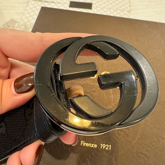 Men 100% Original Black Gucci Belt with Interlocking G Buckle - Picture 3 of 12